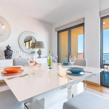 The View By Atlantic Apartament *